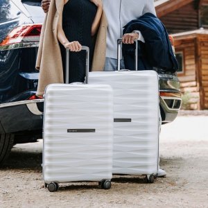  Exclusive: Samsonite Voltage DLX Luggage Sale