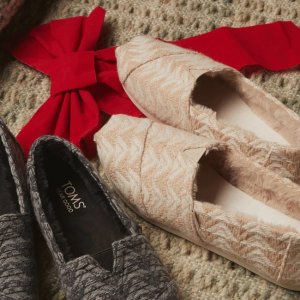 Toms Holiday Shops